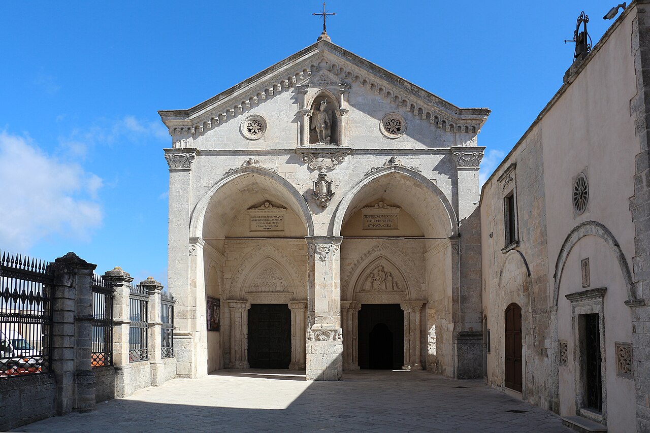 Monte Sant'Angelo, borgo e santuario di San Michele
